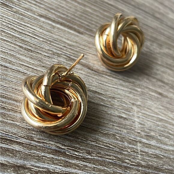 RoundāstyleāearringsāA475 - Picture 5 of 5